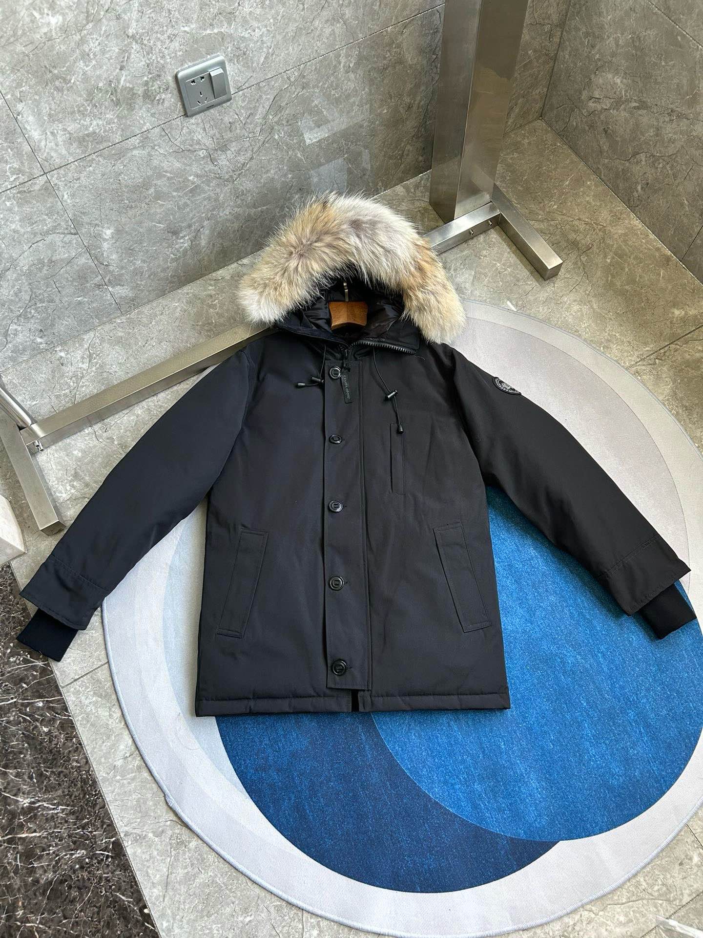 Canada goose CHATEAU parka i röd/svart badge