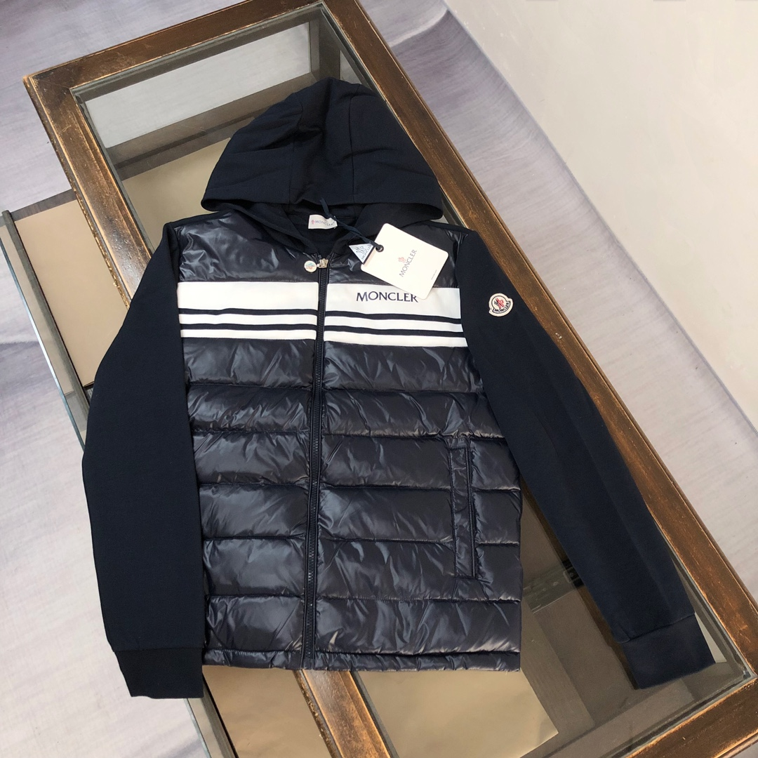 MONCLER CARDIGAN MED LUVA IS SVART FÄRG